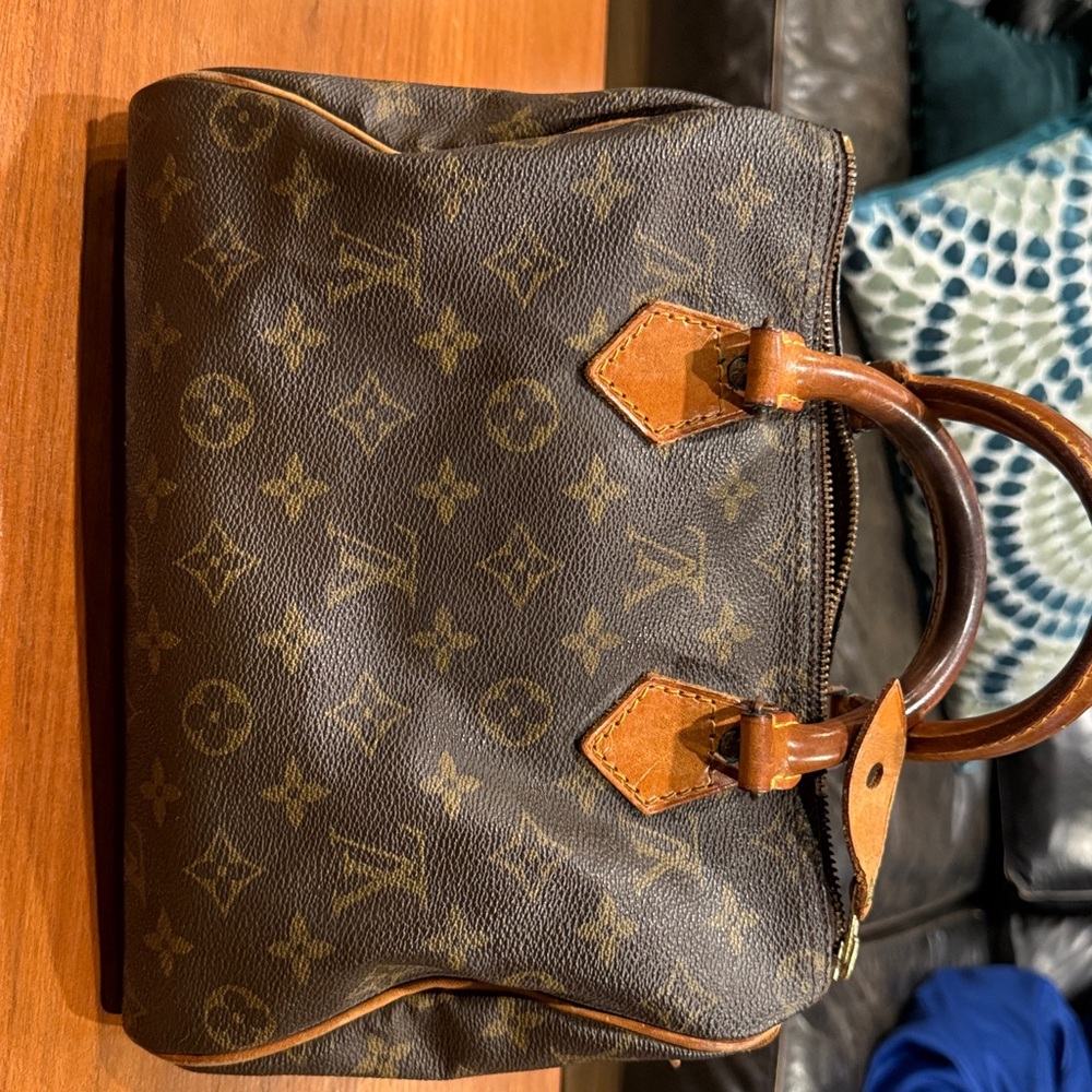 Louis Vuitton Speedy